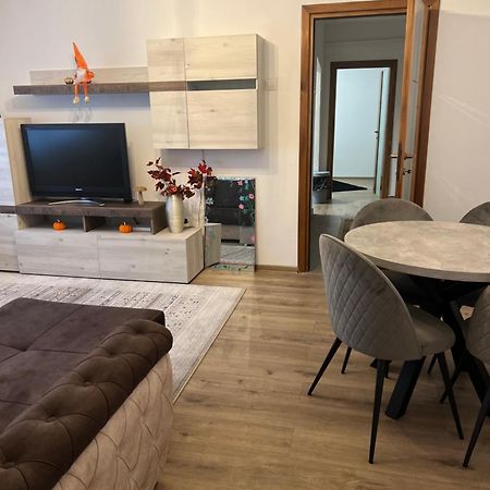 Central Trei Camere Bacau Ngoại thất bức ảnh