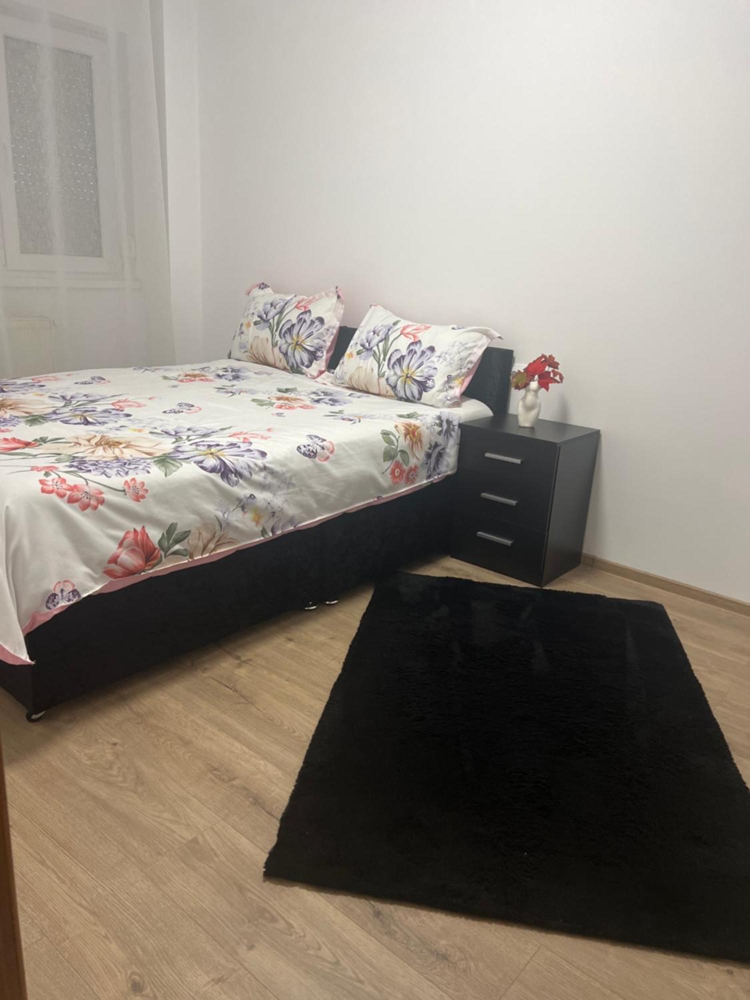 Central Trei Camere Bacau Ngoại thất bức ảnh