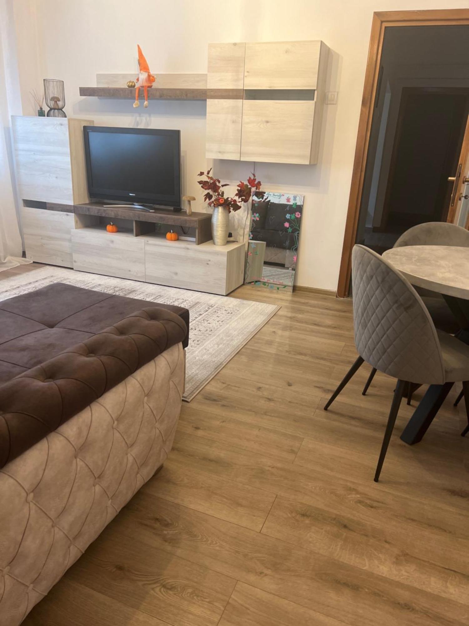 Central Trei Camere Bacau Ngoại thất bức ảnh