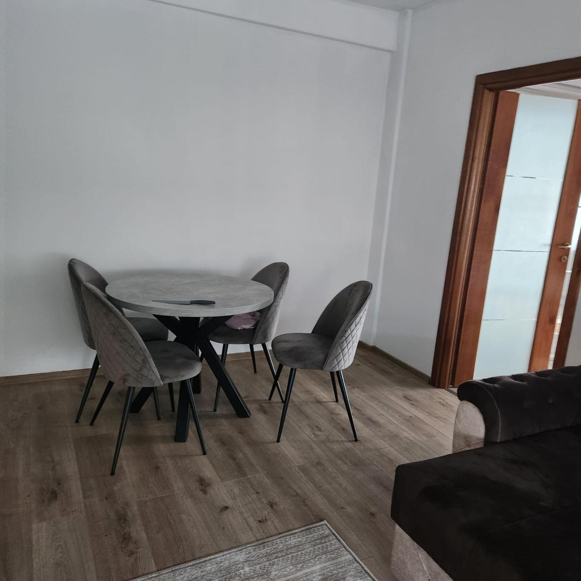 Central Trei Camere Bacau Ngoại thất bức ảnh